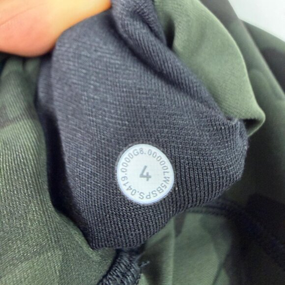 Lululemon Wunder Under 25” Green Camo Luxtreme Size 4 - Picture 3 of 10